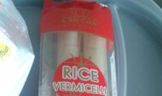 Tagliatelle di riso con gamberi Tagliatelle di riso con gamberi e verdure